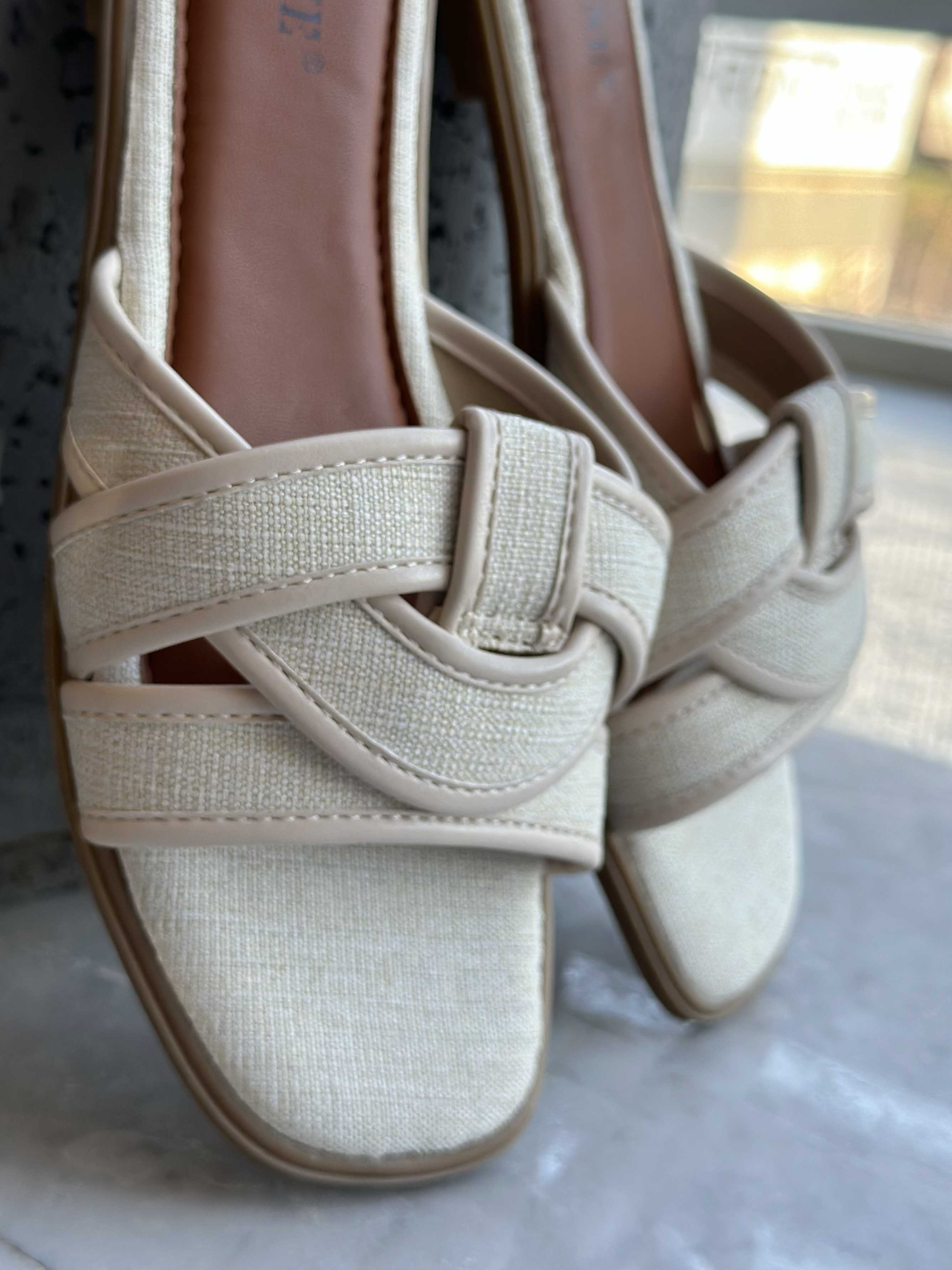Valerie - Sandaler med flätade detaljer